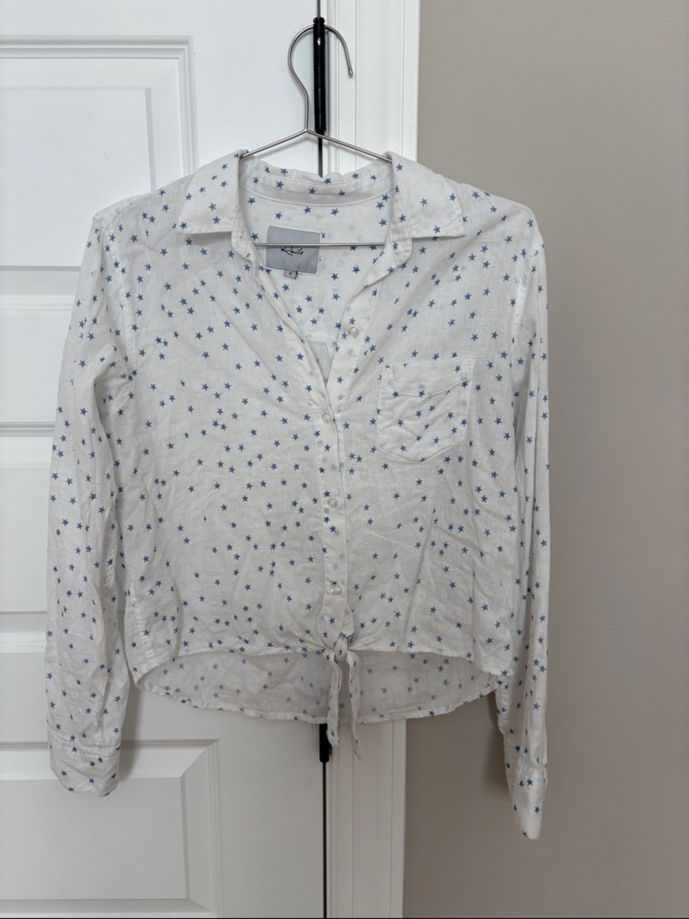 RAILS Button-Front Tie Star Print Shirt